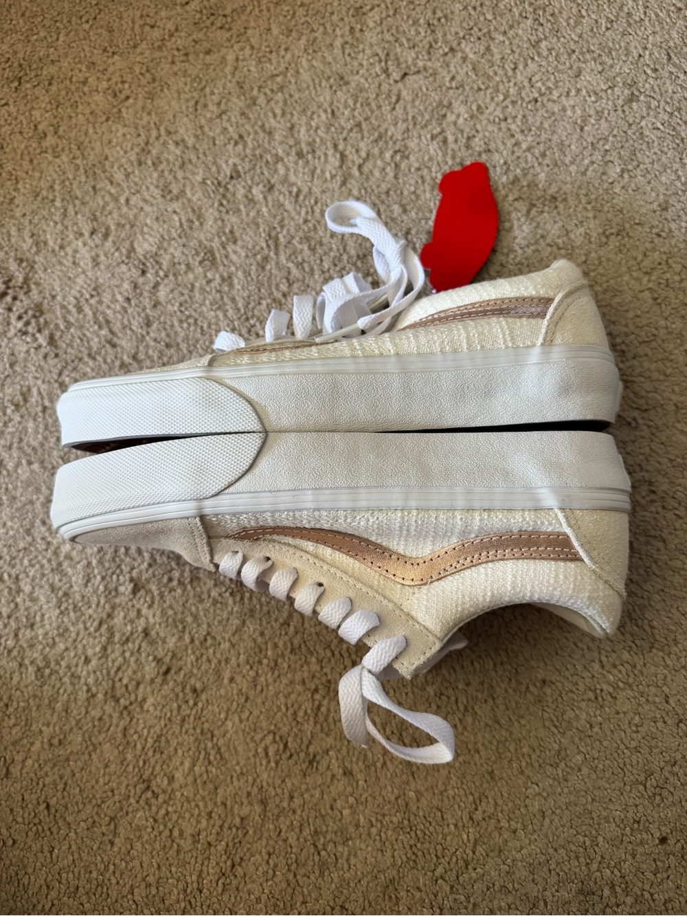 Vans Women Cream Suede Low-Top Sneakers with Metallic Pink Stripe - Picture 4 of 8